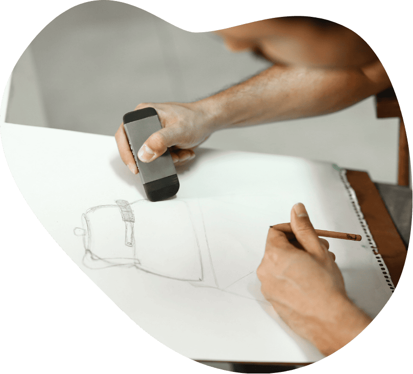 Persona realizando dibujo a lápiz